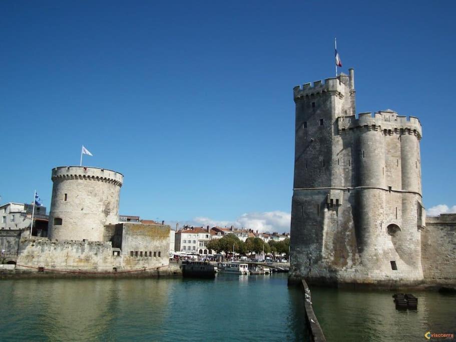 Maison Type Loft - Avec Parking En Plein Centre La Rochelle  Bagian luar foto